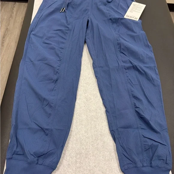Lululemon dusty blue brand new swift joggers - Picture 5 of 6